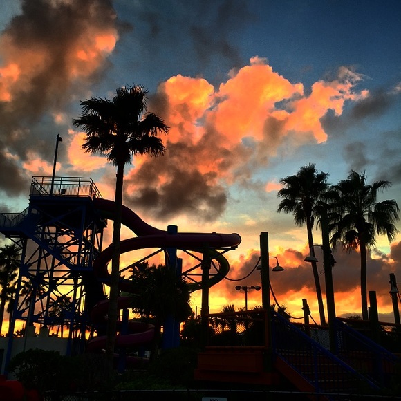 Meet your Posher, Watch - Picture 2 of 2